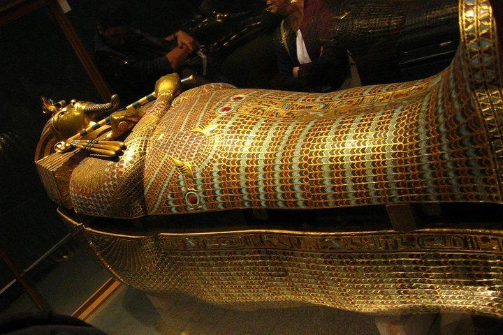 Private Day Tour to Egyptian Museum and Cave Church, Old Cairo