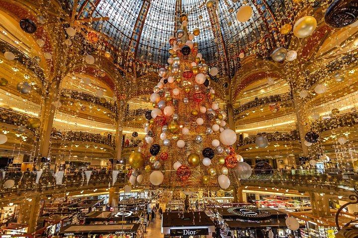 Paris Christmas Tour with a Local Guide: Custom & Private