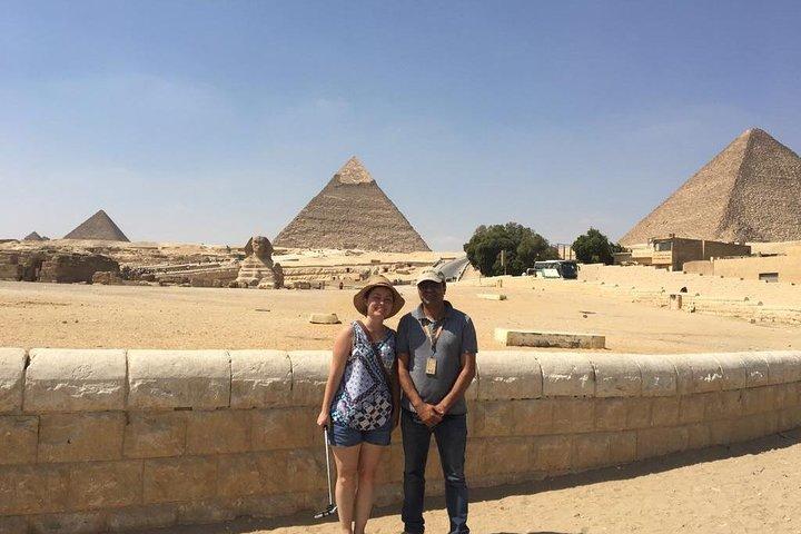Private Cairo Layover Tour to Giza Pyramids and Sphinx with Lunch