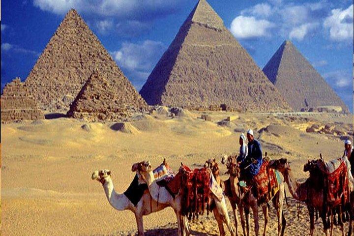 Cairo Day Tour to Pyramids and Egyptian Museum