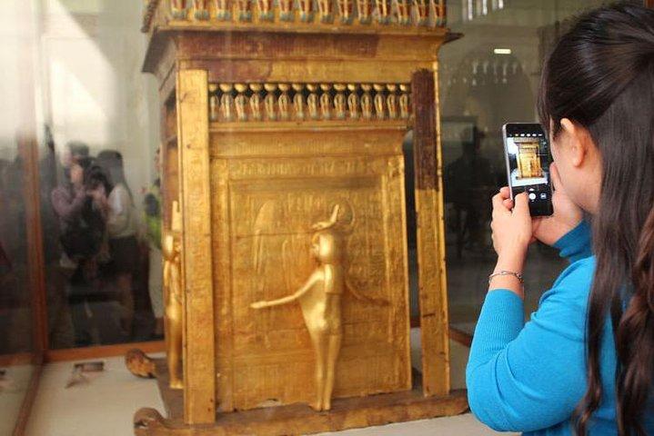 Cairo Day Tour to Pyramids and Egyptian Museum
