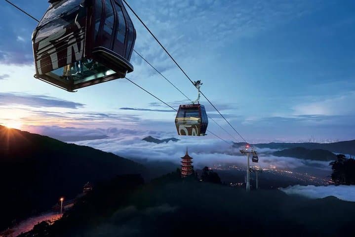 Genting Highlands En-route Batu Caves Day Tour Private & Guided