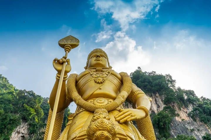 Genting Highlands En-route Batu Caves Day Tour Private & Guided