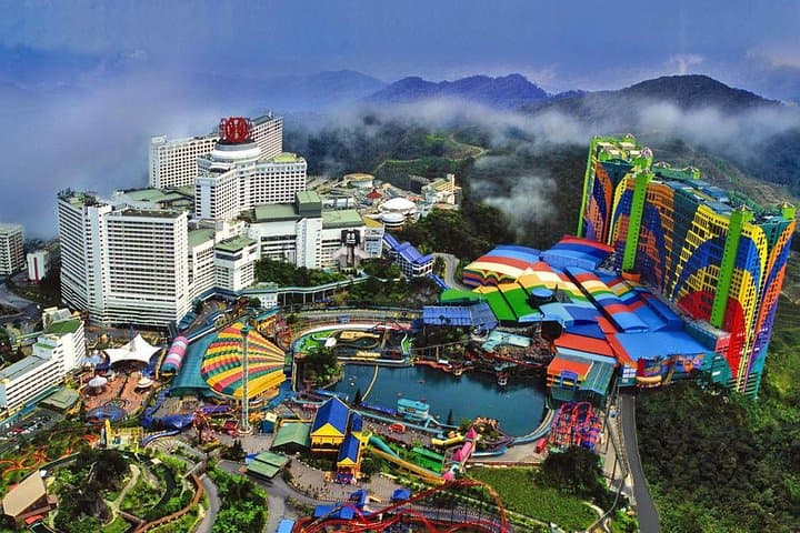 Genting Highlands En-route Batu Caves Day Tour Private & Guided