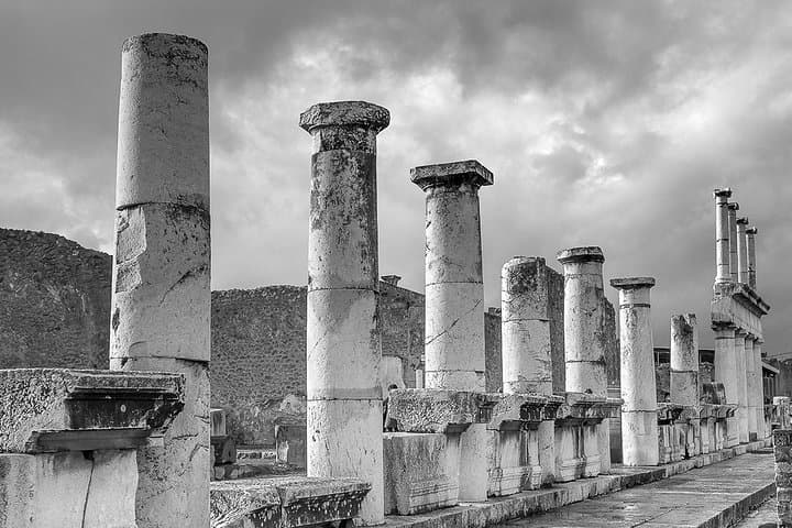 Pompeii and Vesuvius Day Trip from Naples with Lunch