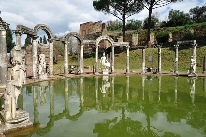Small-Group Tour of Hadrian's Villa and Villa d'Este from Rome