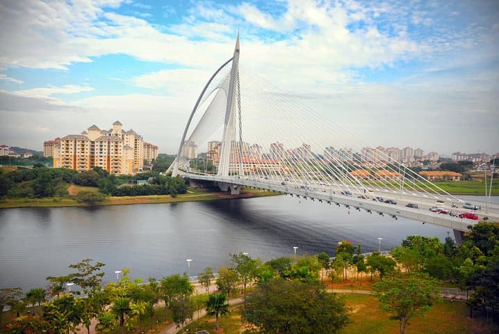 Kuala Lumpur Airport Arrival Transfer En-route Putrajaya Photo Stop