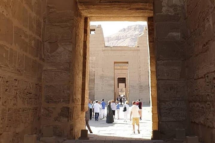 Private Full-Day Tour: Discover the East and West Banks of the Nile in Luxor