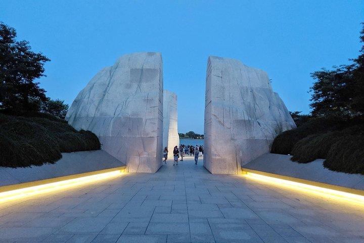 DC Monuments by Night: 10+ Landmarks & Open-Top Luxury Bus