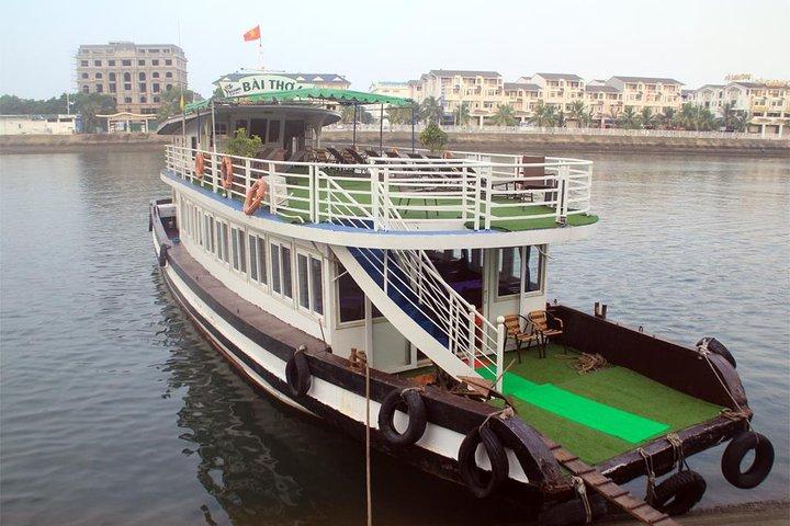 Halong bay Full Day Cruise trip: kayaking, surprise cave, titop island, lunch
