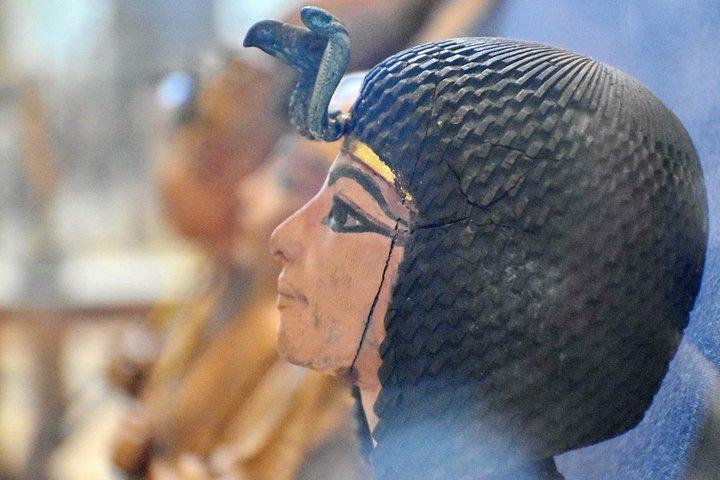 Private Full Day Tours to Pyramids, Sphinx, & Egyptian Antiquities Museum