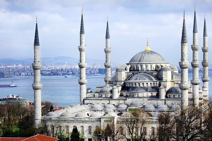 Istanbul Historical Tour with Guide, Lunch and Transfers