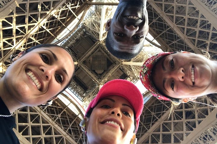 Sunrise Run & Sightseeing in Paris