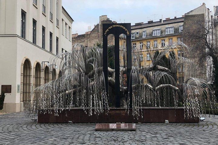 Budapest Dohany, Heroes', Rumbach synagogues & Jewish Ghetto Tour