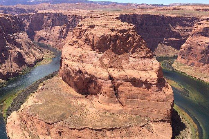 Antelope Canyon & Horseshoe Bend Tour from Las Vegas with Lunch