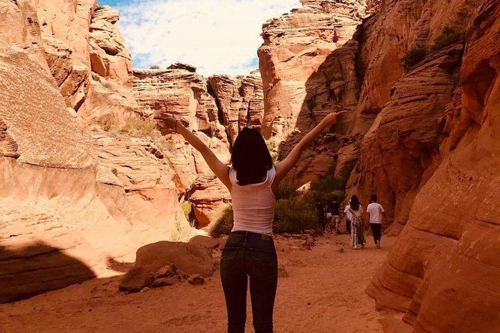 Antelope Canyon & Horseshoe Bend Tour from Las Vegas with Lunch