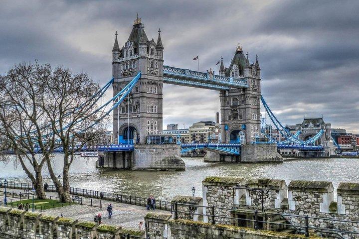 Immersive Treasure Hunt Adventure - City of London's Secrets