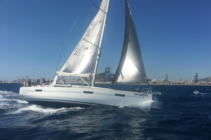 2-Hour Small Group Cruise from Barcelona