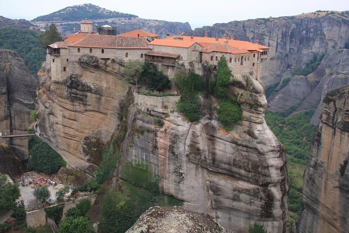 Award-Winning 2-Day Private Delphi & Meteora Tour