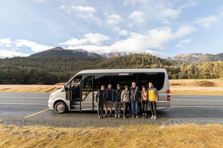 Milford Sound Small Group Tour from Queenstown with Scenic Flight