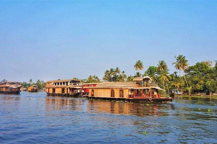 Houseboat Cruise on Alleppey Backwaters from Cochin