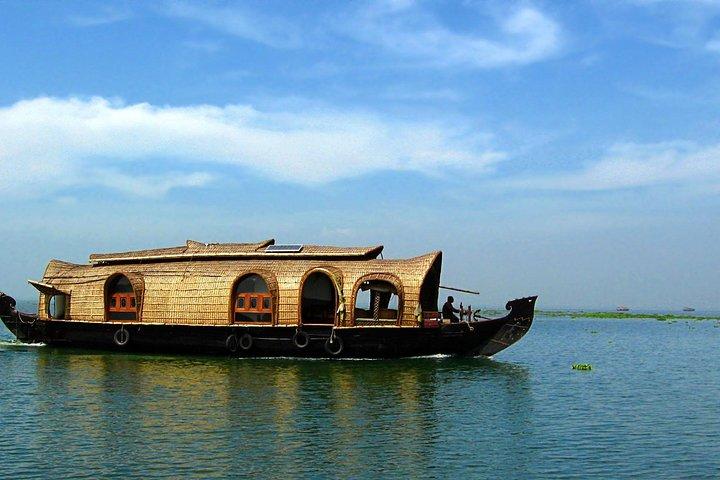 Houseboat Cruise on Alleppey Backwaters from Cochin