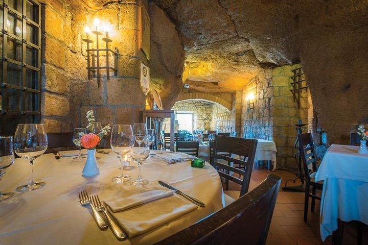 Private Transfer: Florence to Rome with Stop in Orvieto
