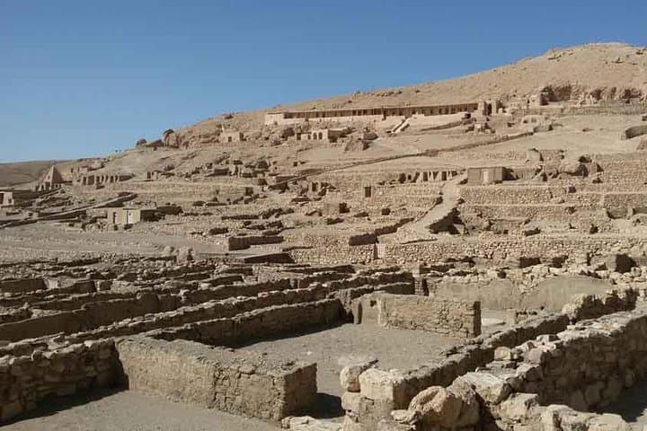 Private Tour to Valley of the Queens, Valley of the Artisans, and Habu Temple