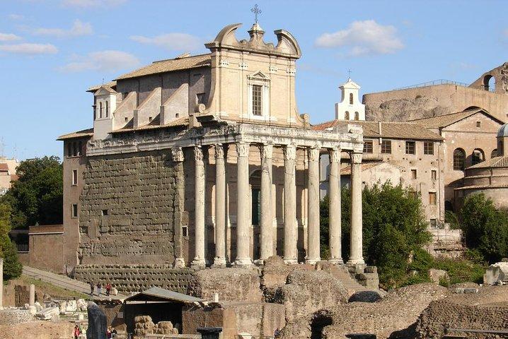 Rome: Guided Group Tour of Colosseum, Roman Forum & Palatine Hill
