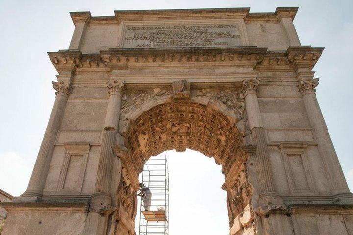 Rome: Guided Group Tour of Colosseum, Roman Forum & Palatine Hill