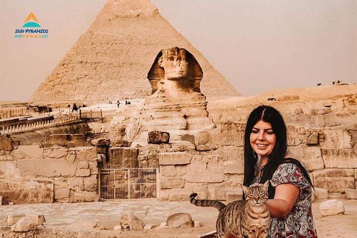 Giza Pyramids by Horse Carriage Half Day Tour