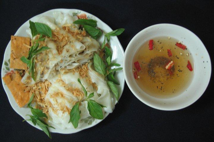 Half-Day Red River Handicraft Villages Bike Tour from Hanoi