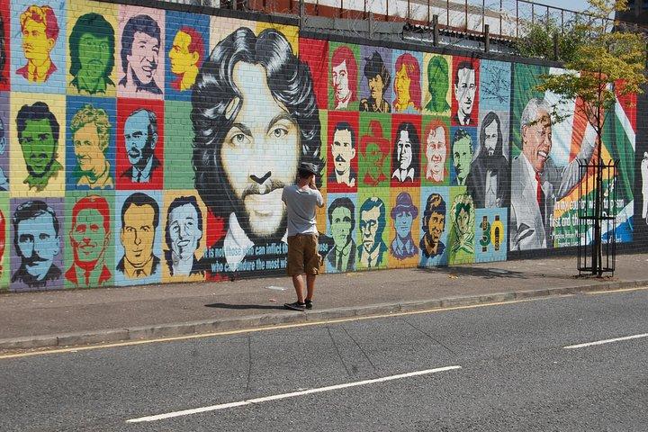 2 Hour Private Belfast Taxi Cab Tour of Troubles & Peace walls
