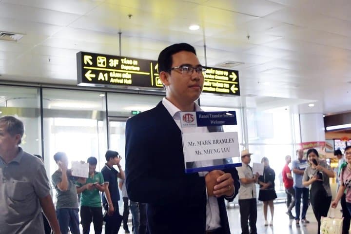 Private transfer between Hanoi Airport (HAN) and Hanoi Old Quarter