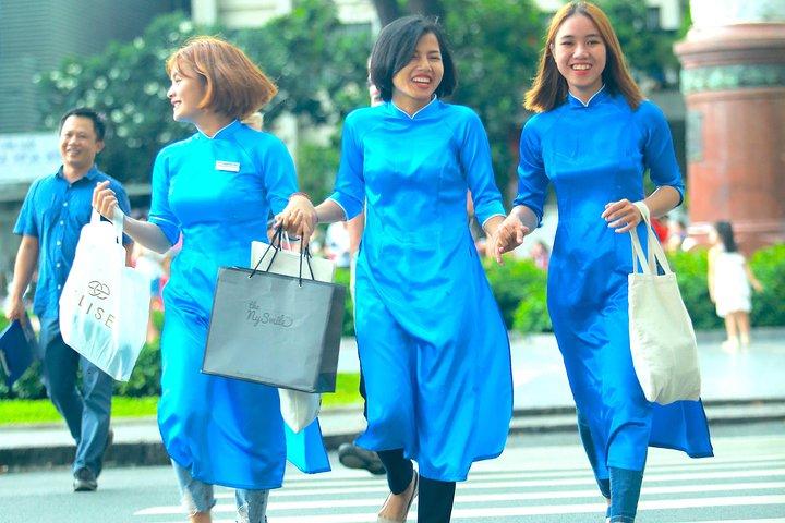 Saigon Half Day Shopping Tour by Motorbikes - KissTour
