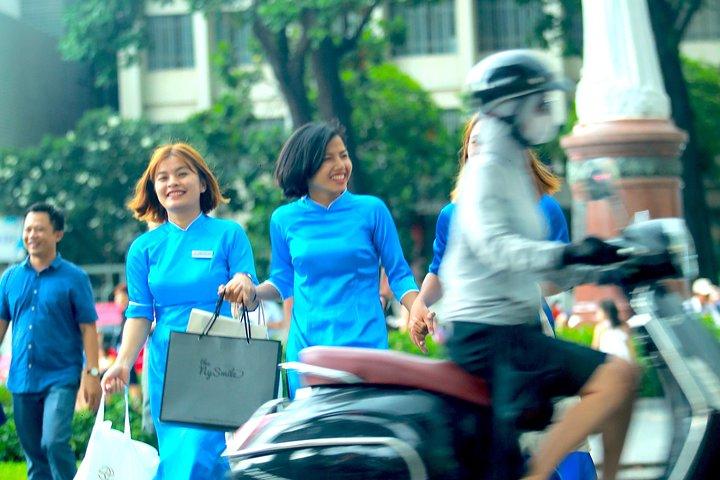 Saigon Half Day Shopping Tour by Motorbikes - KissTour