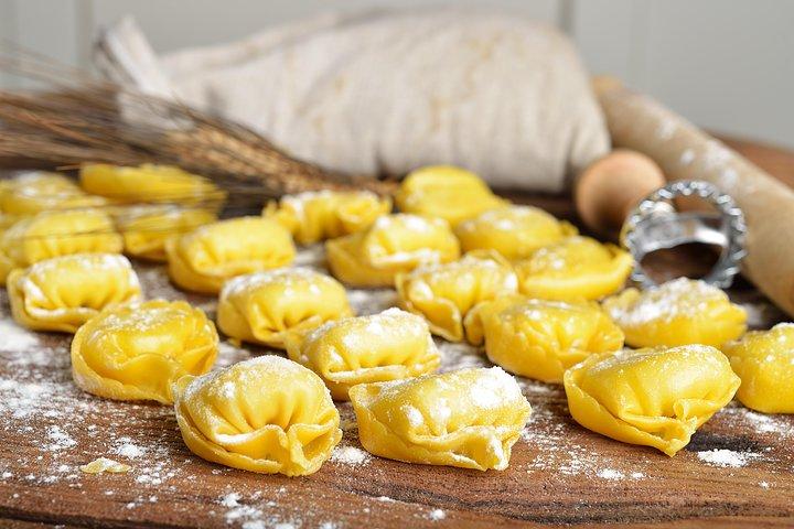 Cesarine: Small group Pasta and Tiramisu class in Siena
