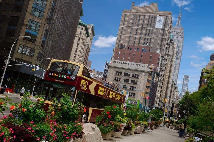 New York: Empire State Building & Hop-on Hop-off Sightseeing Tour