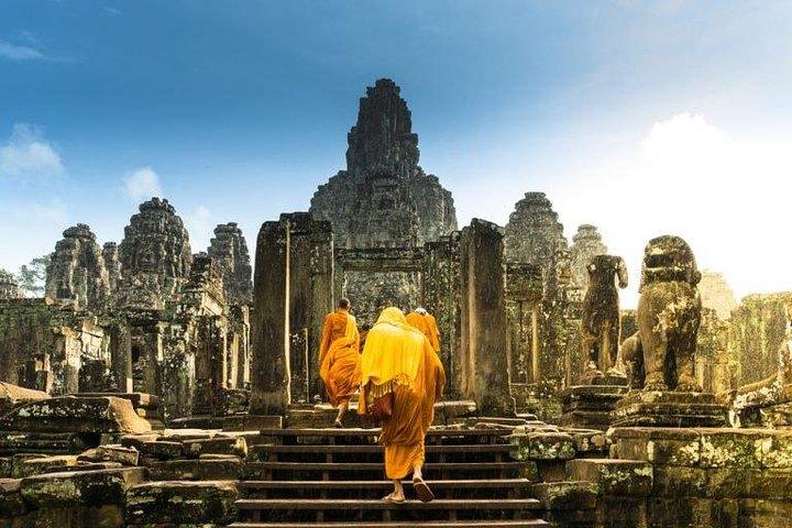 Private one-day tuktuk 'small tour' of the oldest Angkor temples