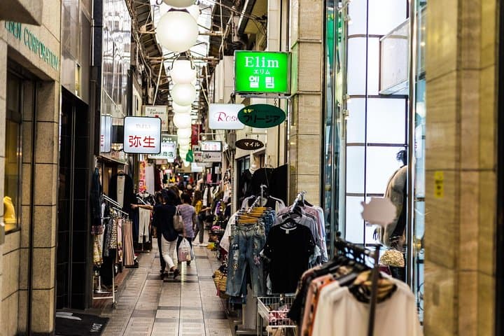 Osaka Highlights: 4-Hour Walking Tour with Castle