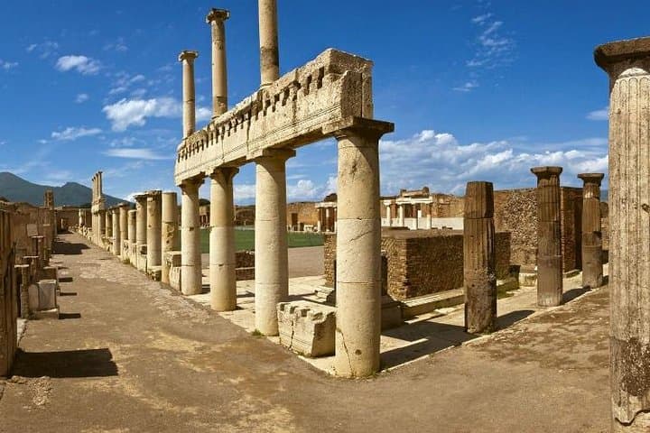 Naples to Ravello transfer via 2 hours in Pompeii (or vice versa)