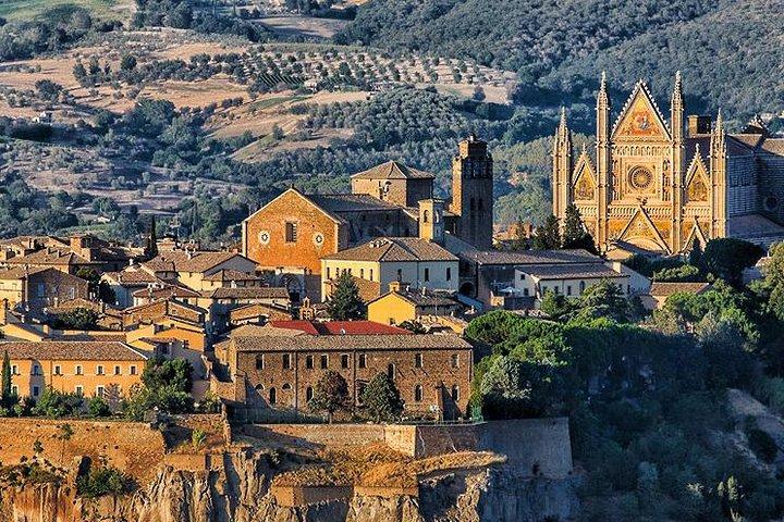 Rome to Medieval Marvels: Tour of Orvieto & Civita di Bagnoregio