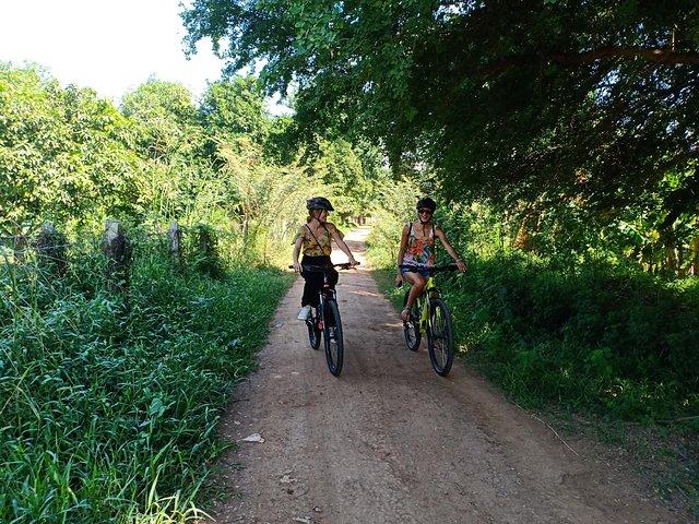 Silk Island Cycling Adventure & lunch with locals