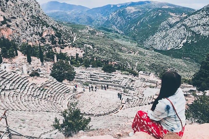 Spiritual Delphi & Thermopylae Battlefield Private Full Day Tour