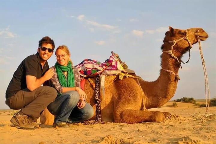 6-Hour Dubai Desert Dinner Safari with Dune Bashing & Camel Ride
