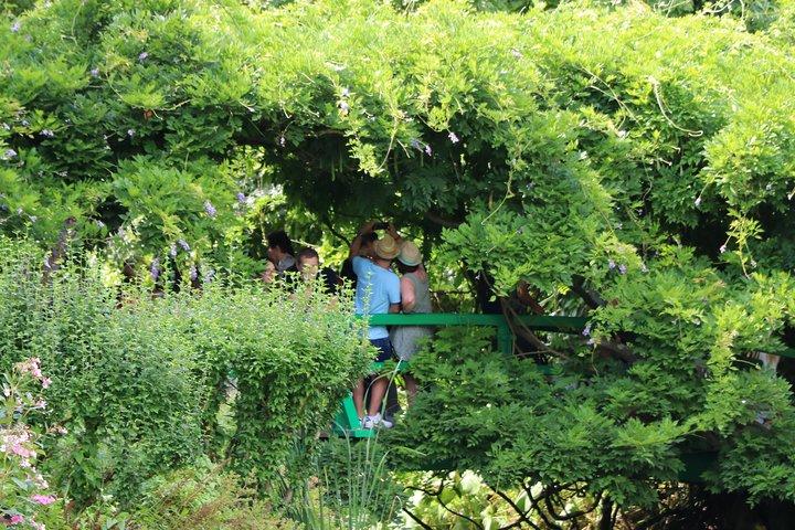 Giverny Private Half-Day Trip including Claude Monet' Gardens & House from Paris