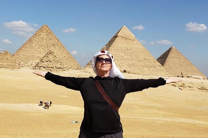 Private Full Day Tour to Giza Pyramids, Sakkara & Dahshur
