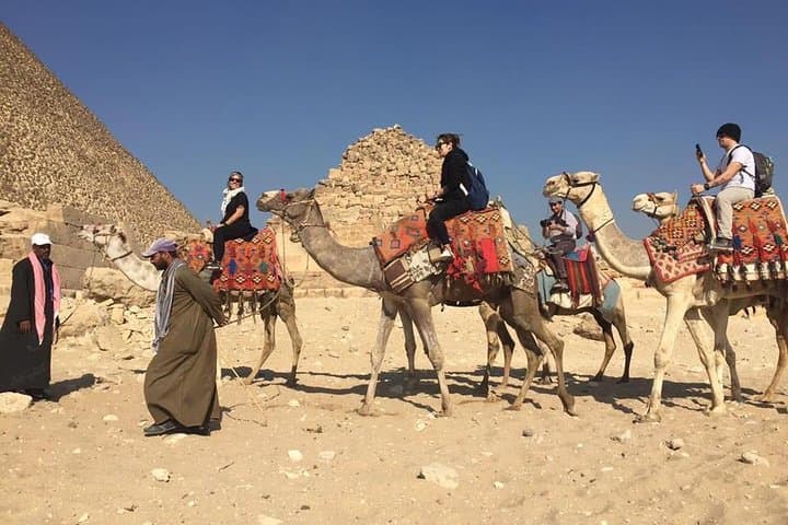 Private Full Day Tour to Giza Pyramids, Sakkara & Dahshur