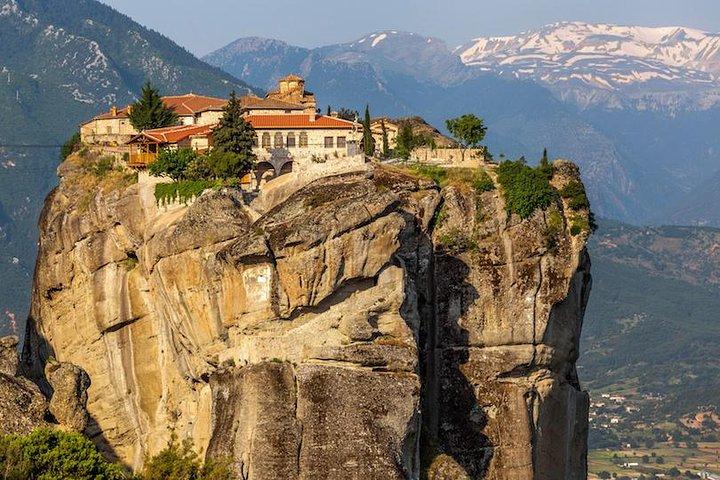 The Extraordinary Suspended Rocks, Meteora in a day tour