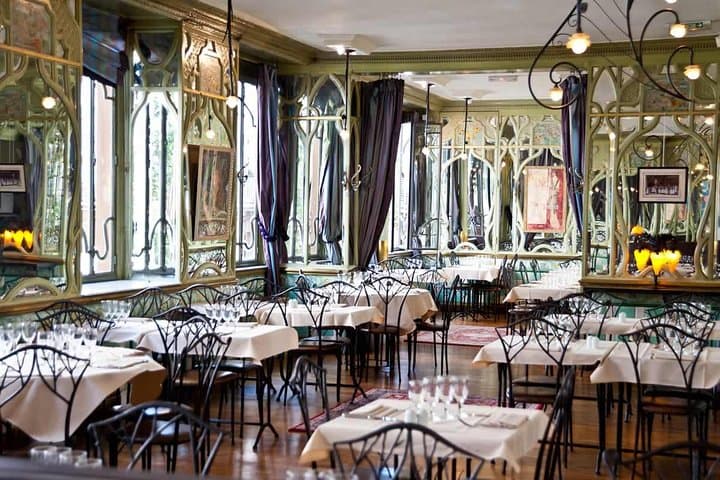 Paris Wine and Cheese Pairing Private Masterclass in a Bistrot